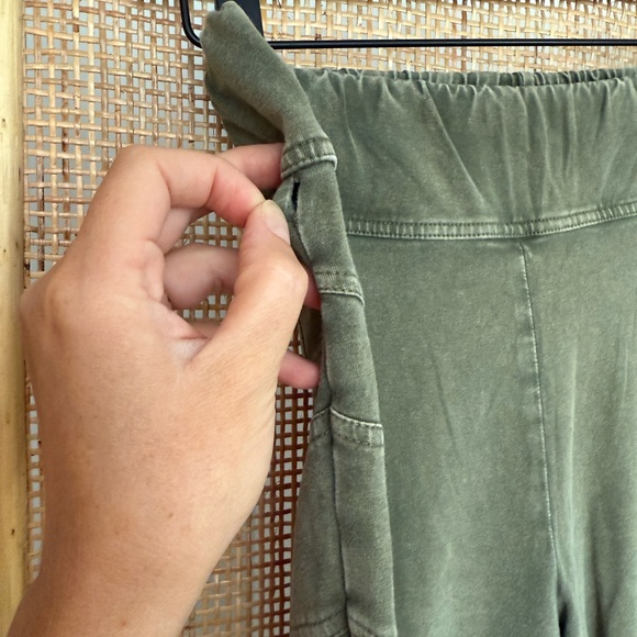 Sundance Olive Green Leggings - Picture 2 of 4